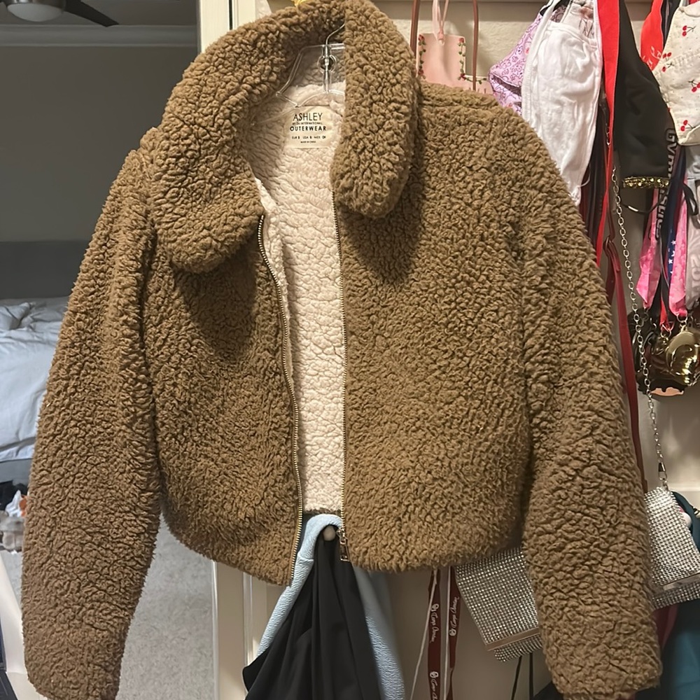 Ashley outerwear furry cropped teddy jacket NWOT